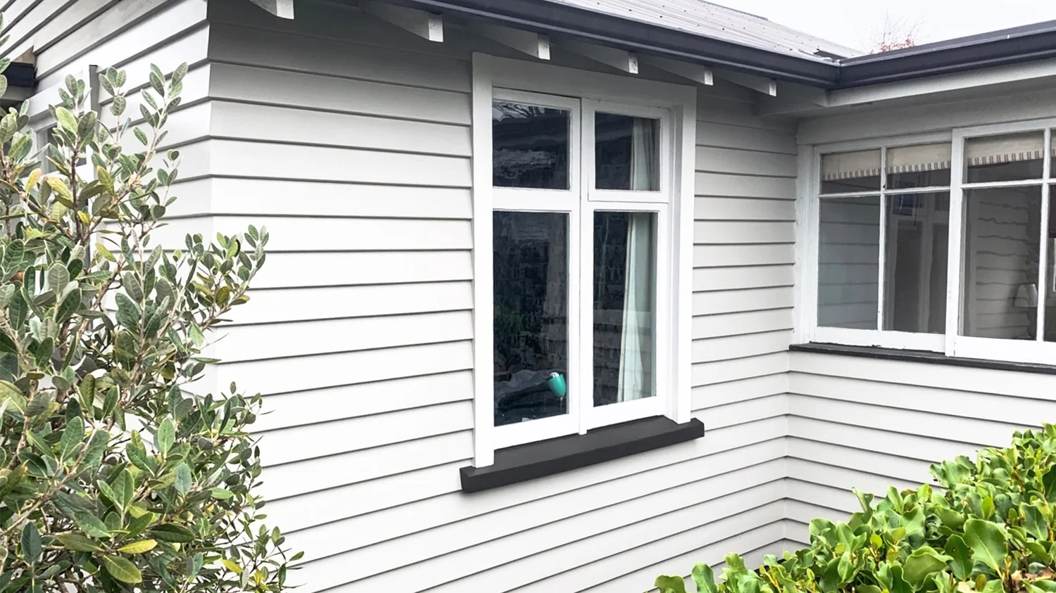 Weatherboard home exterior repaint